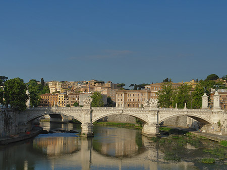 Blick zur Ponte Vittorio Emanuele II - Latium (Rom) (Rom)