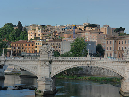 Blick zur Ponte Vittorio Emanuele II - Latium (Rom) (Rom)