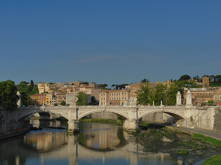 Blick zur Ponte Vittorio Emanuele II - Latium (Rom) (Rom)