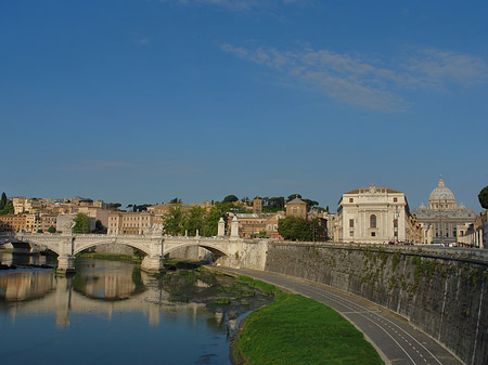 Blick zur Ponte Vittorio Emanuele II - Latium (Rom) (Rom)