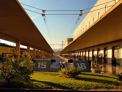 Stazione Centrale Fotografie Reiseführer  